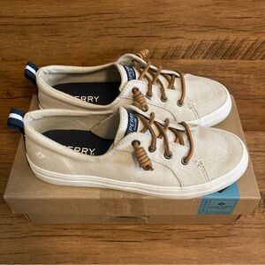 Sperry Women's Crest Vibe Sneaker - Linen Canvas in Oak, Size 7